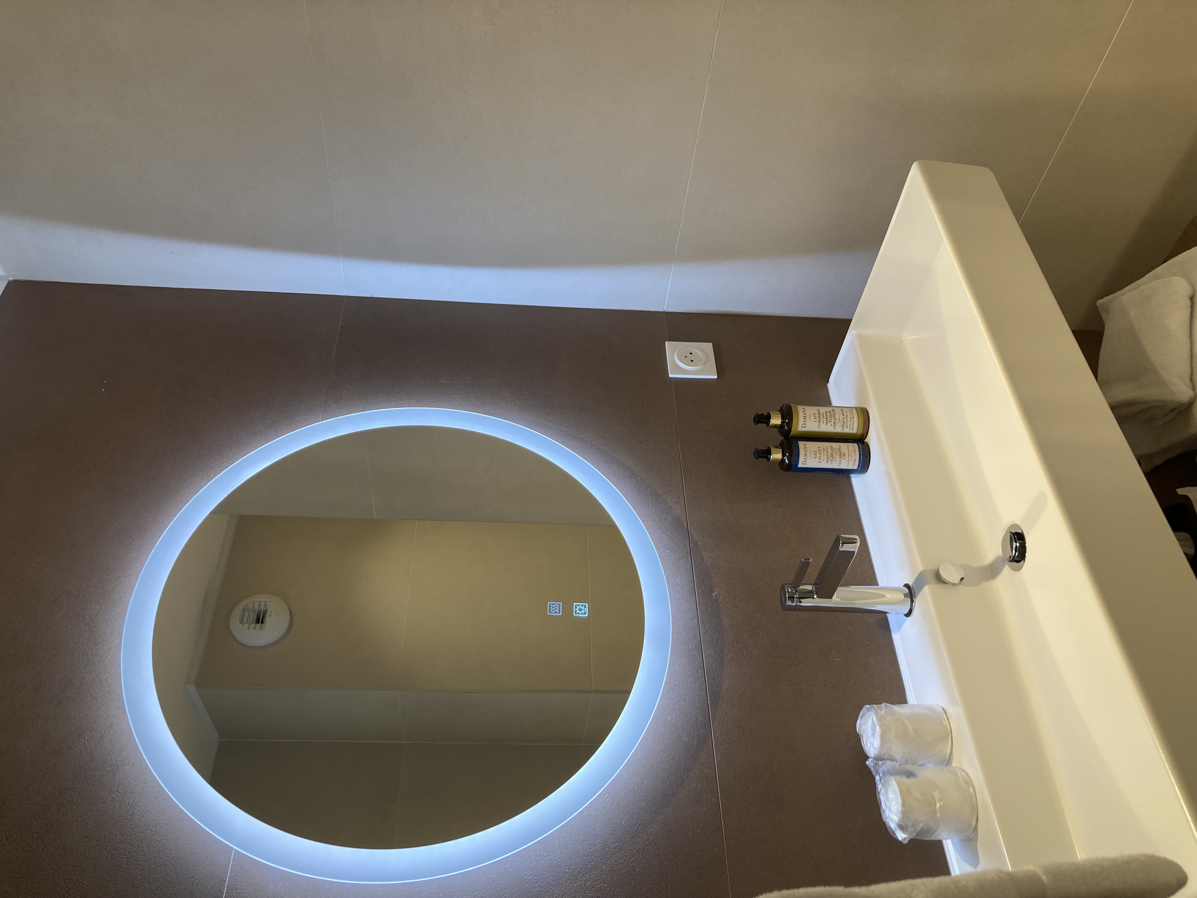 Chantier de REFECTION TOTALE DES CHAMBRES à l'hôtel La Madrague réalisé grace à ITEC